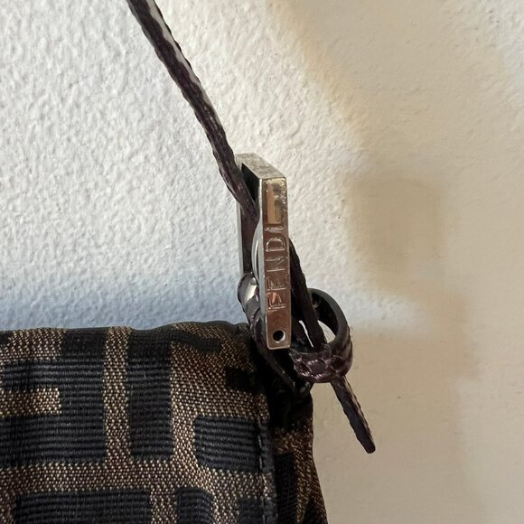VINTAGE FENDI ZUCCA BAGUETTE CANVAS SHOULDER BAG - Picture 3 of 11